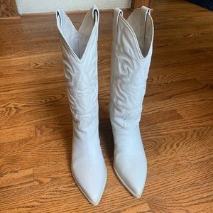 Steve Madden cowboy boots size 8 white.